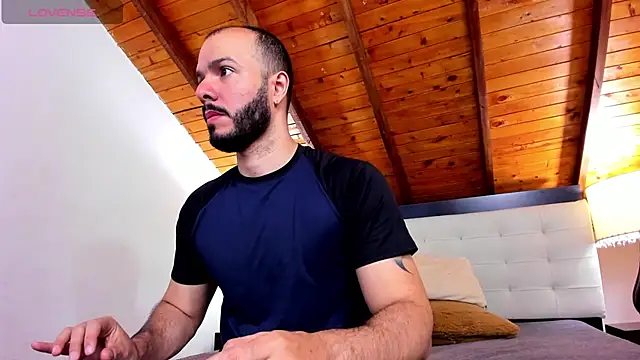 Tom Bailey online show from 01-19-26, 12:42