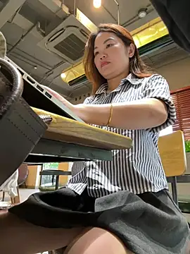 Emily 9xx online show from 04-22-26, 01:19