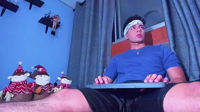 Snapshot of Stefann_salvatoree chatting on 12-19-24, 01:50 Stefann salvatoree online show from 12-19-24, 01:50