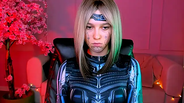 Snapshot of LolaLemona chatting on 12-15-24, 10:28 LolaLemona online show from 12-15-24, 10:28