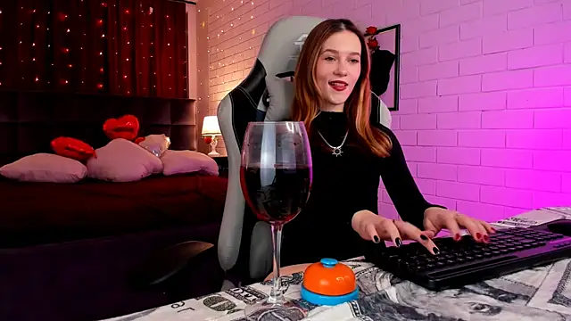 Snapshot of LolaLemona chatting on 03-02-25, 09:31 LolaLemona online show from 03-02-25, 09:31