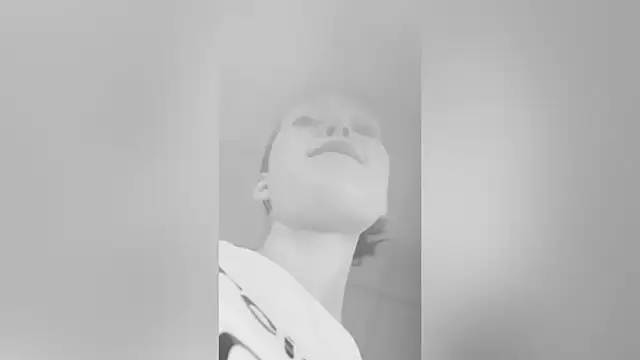 Snapshot of LolaLemona chatting on 09-15-25, 12:27 LolaLemona online show from 09-15-25, 12:27