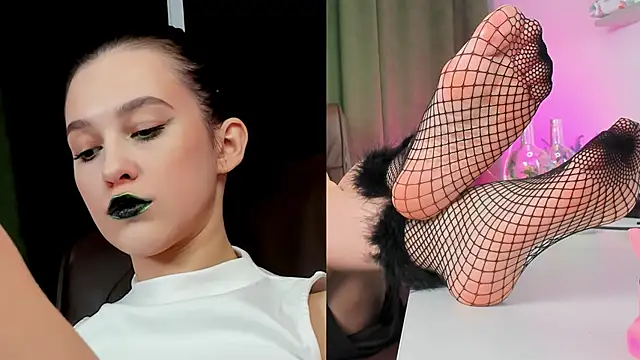 Snapshot of LolaLemona chatting on 11-15-25, 11:18 LolaLemona online show from 11-15-25, 11:18