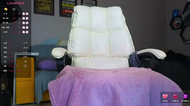 Snapshot of _Queen_lady_ chatting on 09-28-25, 11:15 Queen lady online show from 09-28-25, 11:15