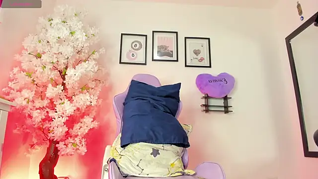 EmmaEbony ts online show from 04-24-26, 02:41