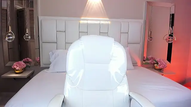 Snapshot of JessyEvans chatting on 12-05-25, 07:54 JessyEvans online show from 12-05-25, 07:54