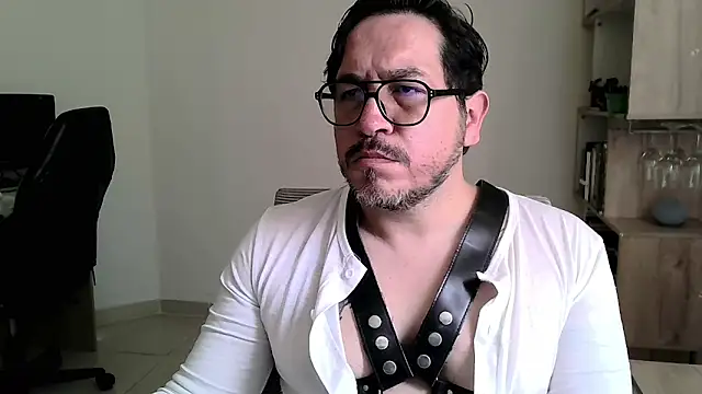 Snapshot of OsoMaduro12 chatting on 02-03-26, 03:06 OsoMaduro12 online show from 02-03-26, 03:06