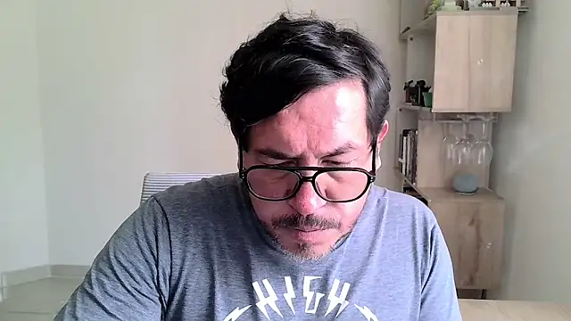 Snapshot of OsoMaduro12 chatting on 02-05-26, 08:35 OsoMaduro12 online show from 02-05-26, 08:35