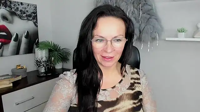 HelenLuxx online show from 01-23-25, 04:15