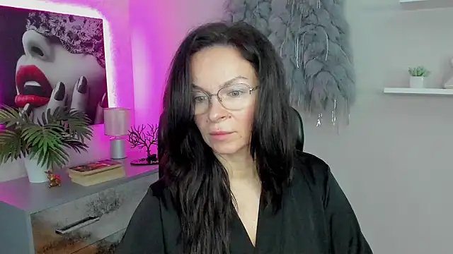 HelenLuxx online show from 01-30-25, 06:46