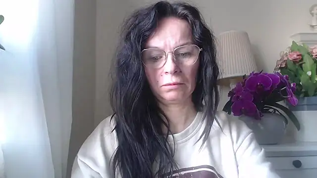 HelenLuxx online show from 10-29-25, 07:10