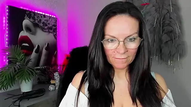 HelenLuxx online show from 04-02-26, 02:37