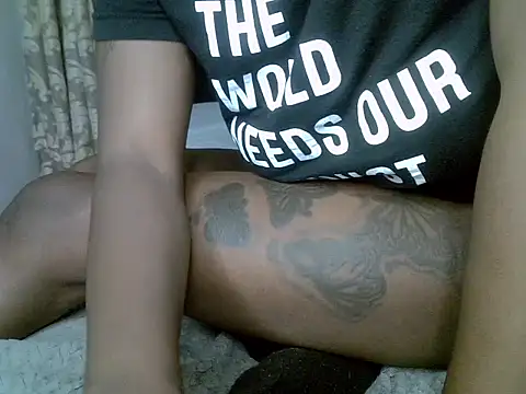 Snapshot of Its_tyra chatting on 10-09-25, 04:49 Its tyra online show from 10-09-25, 04:49