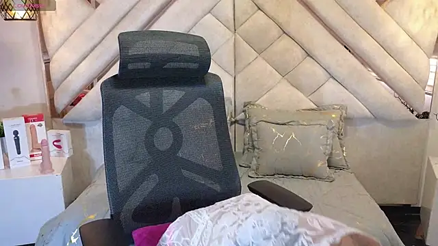 Snapshot of leslyflorez chatting on 01-29-25, 09:50 leslyflorez online show from 01-29-25, 09:50