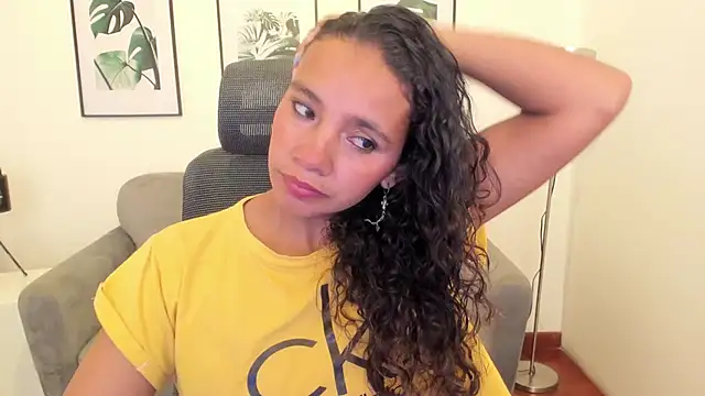 Snapshot of leslyflorez chatting on 02-22-25, 09:04 leslyflorez online show from 02-22-25, 09:04