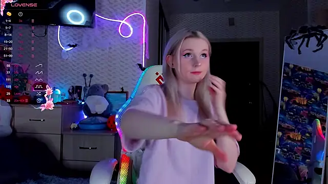 Snapshot of SweeteRose_Royce chatting on 11-01-25, 02:52 SweeteRose Royce online show from 11-01-25, 02:52