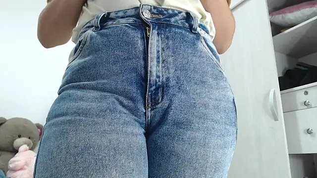 Amelia Debora Antonella online show from 10-23-25, 12:59