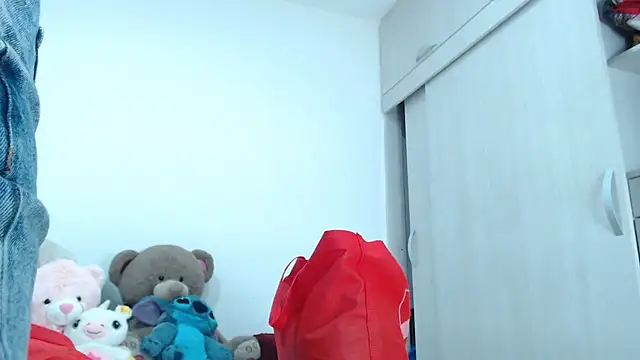 Amelia Debora Antonella online show from 11-01-25, 12:40