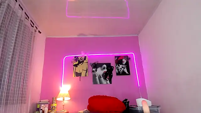 Snapshot of Niki_Fox111 chatting on 03-05-25, 12:11 Niki Fox111 online show from 03-05-25, 12:11