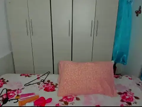 Snapshot of Dana_Jeins chatting on 02-17-25, 01:32 Dana Jeins online show from 02-17-25, 01:32