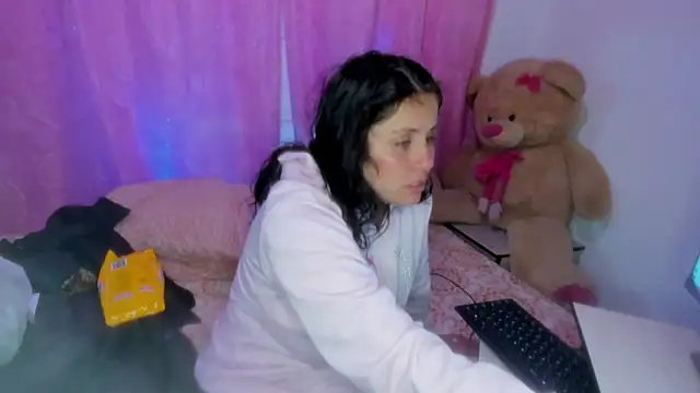 Snapshot of Dana_Jeins chatting on 11-05-25, 10:32 Dana Jeins online show from 11-05-25, 10:32