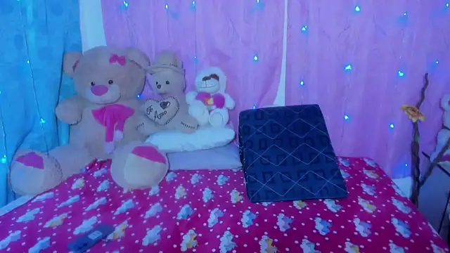 Snapshot of Dana_Jeins chatting on 12-04-25, 01:09 Dana Jeins online show from 12-04-25, 01:09