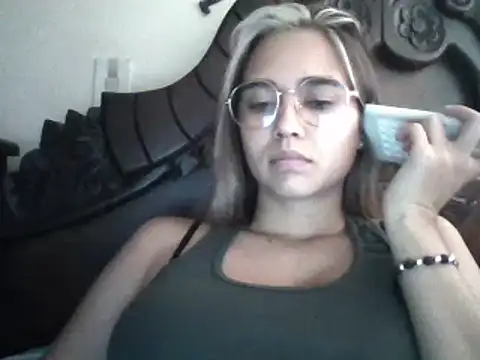 trianabell online show from 02-12-25, 07:56