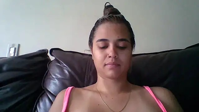 trianabell online show from 01-06-26, 04:32