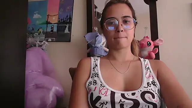 trianabell online show from 04-18-26, 04:33