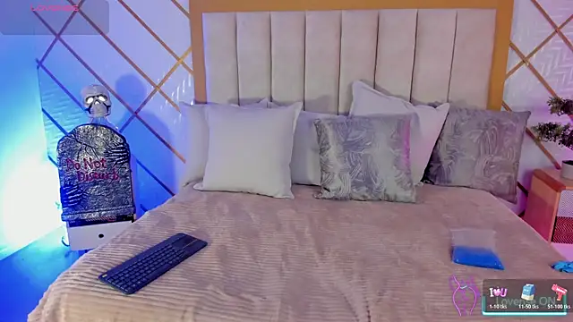 TamyHoney online show from 10-30-25, 01:40