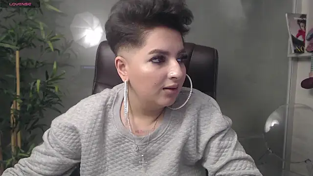Snapshot of BustyAllyy chatting on 12-26-24, 01:29 BustyAllyy online show from 12-26-24, 01:29