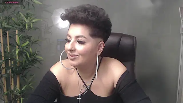 Snapshot of BustyAllyy chatting on 01-01-25, 11:07 BustyAllyy online show from 01-01-25, 11:07