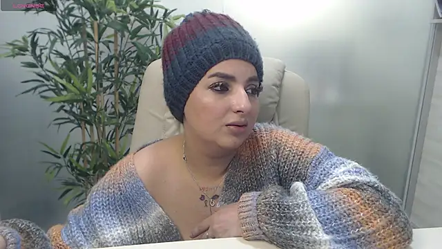 Snapshot of BustyAllyy chatting on 02-25-25, 12:03 BustyAllyy online show from 02-25-25, 12:03