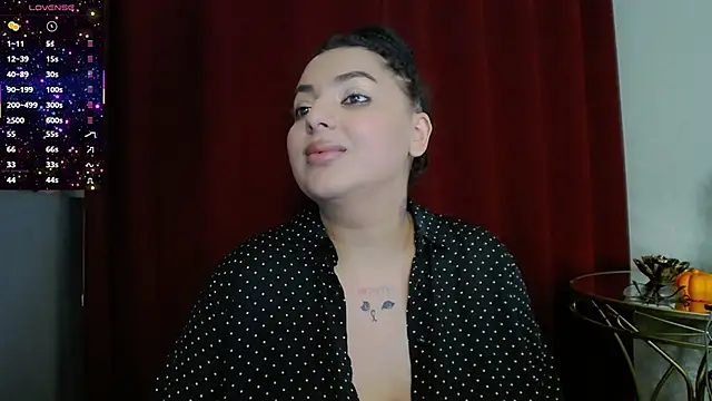Snapshot of BustyAllyy chatting on 10-18-25, 04:30 BustyAllyy online show from 10-18-25, 04:30