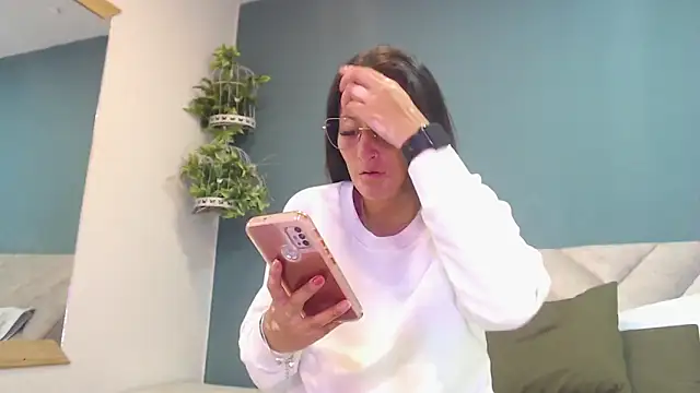 SharisWillian online show from 11-12-25, 03:40