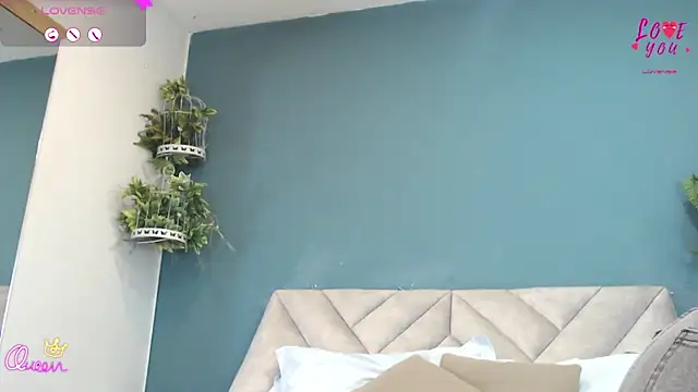 Snapshot of SharisWillian chatting on 06-19-26, 03:55 SharisWillian online show from 06-19-26, 03:55
