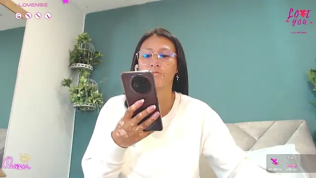 Snapshot of SharisWillian chatting on 07-15-26, 03:56 SharisWillian online show from 07-15-26, 03:56