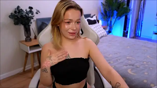 Lily Yin online show from 12-15-25, 07:23