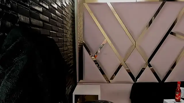 DaianaLutz online show from 11-22-25, 01:04