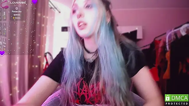 JustMeowGirl online show from 04-07-26, 05:52