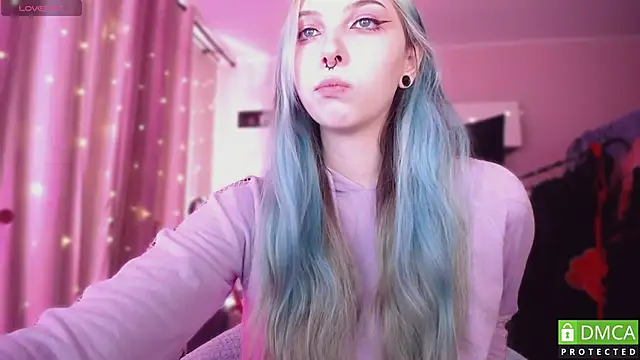 JustMeowGirl online show from 04-26-26, 05:49