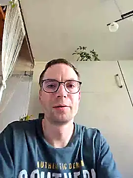 Schnubby1 online show from 02-21-25, 01:00