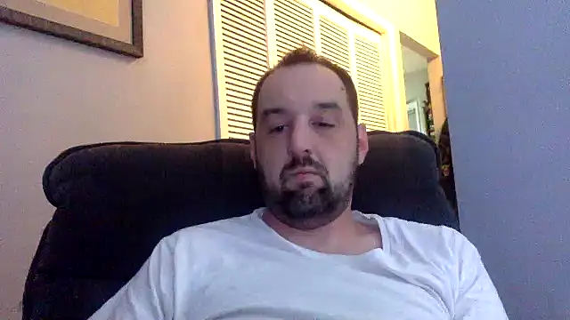 Snapshot of Kink_Master_Daddy chatting on 11-06-25, 02:45 Kink Master Daddy online show from 11-06-25, 02:45