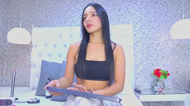 MiaSweeths online show from 11-18-25, 09:36