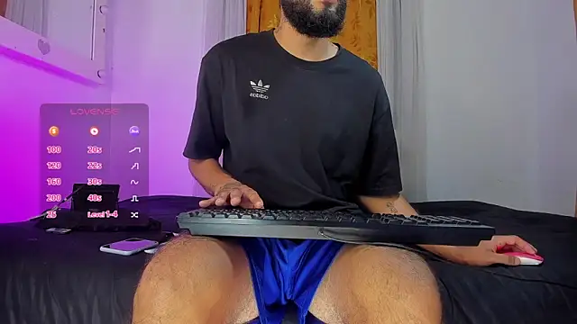 Snapshot of estiben_05 chatting on 01-14-26, 02:12 estiben 05 online show from 01-14-26, 02:12