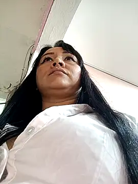 Snapshot of alondraabrown chatting on 11-13-25, 12:53 alondraabrown online show from 11-13-25, 12:53