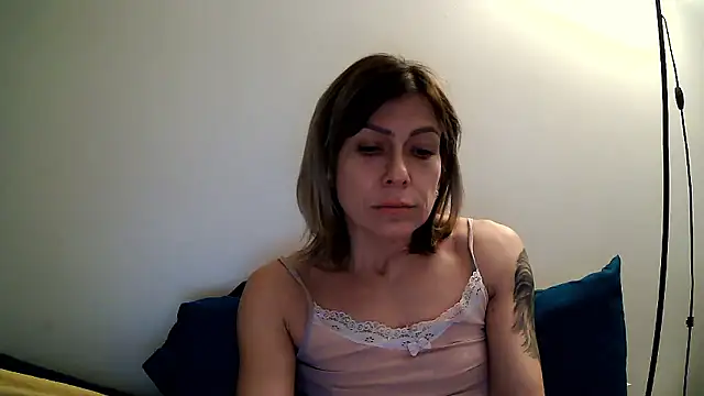 Snapshot of anechka1 chatting on 01-12-26, 10:37 anechka1 online show from 01-12-26, 10:37