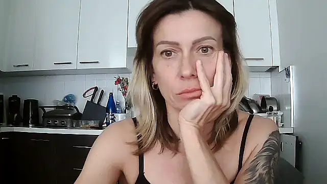 Snapshot of anechka1 chatting on 06-01-26, 09:16 anechka1 online show from 06-01-26, 09:16