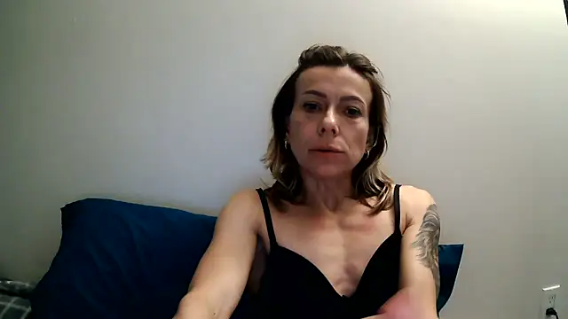 Snapshot of anechka1 chatting on 06-19-26, 01:43 anechka1 online show from 06-19-26, 01:43