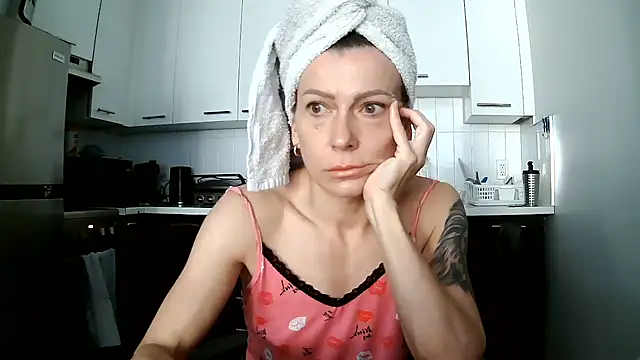 Snapshot of anechka1 chatting on 06-24-26, 01:21 anechka1 online show from 06-24-26, 01:21
